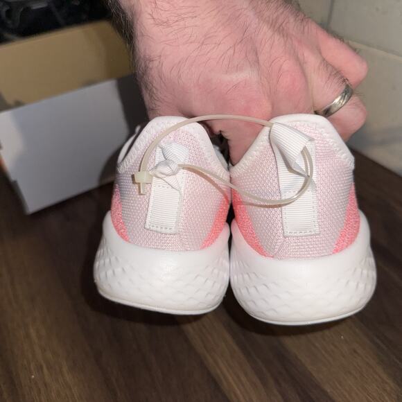 Adidas GY8597 Fluid Flow 2.0 Sneaker Shoes Pink / Turbo Women’s Size 11 No Lid - Picture 3 of 6